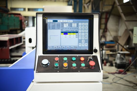 Dubbele Zijcnc V het Groeven Hydraulisch het Bladmetaal van Machine Scherp Hulpmiddelen 1250 Mm