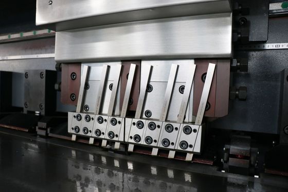 8MPa CNC die Machines Samengesteld Aluminium inlassen die Machine 6000mm groeven