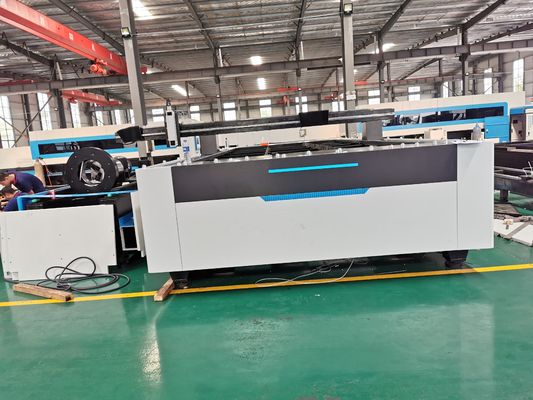 De Lasersnijmachine 3000W Raycus IPG van de ijzer Dubbele Lijst